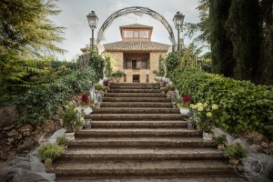 Escalinata del bulevar a jardines principales